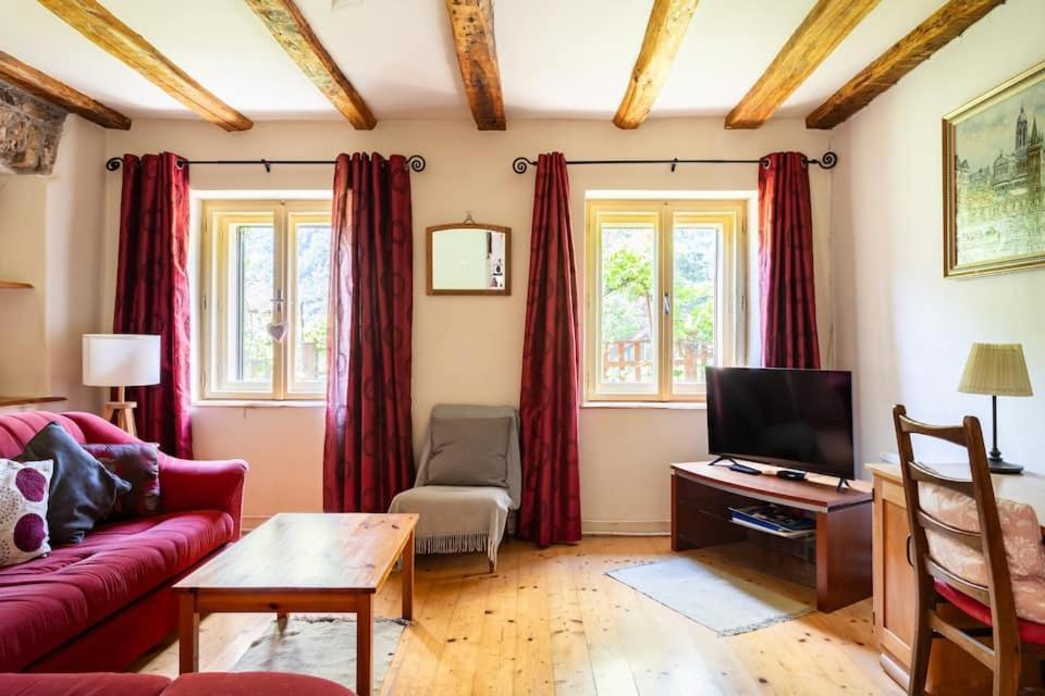 Holiday Home Katric Kamno Zewnętrze zdjęcie
