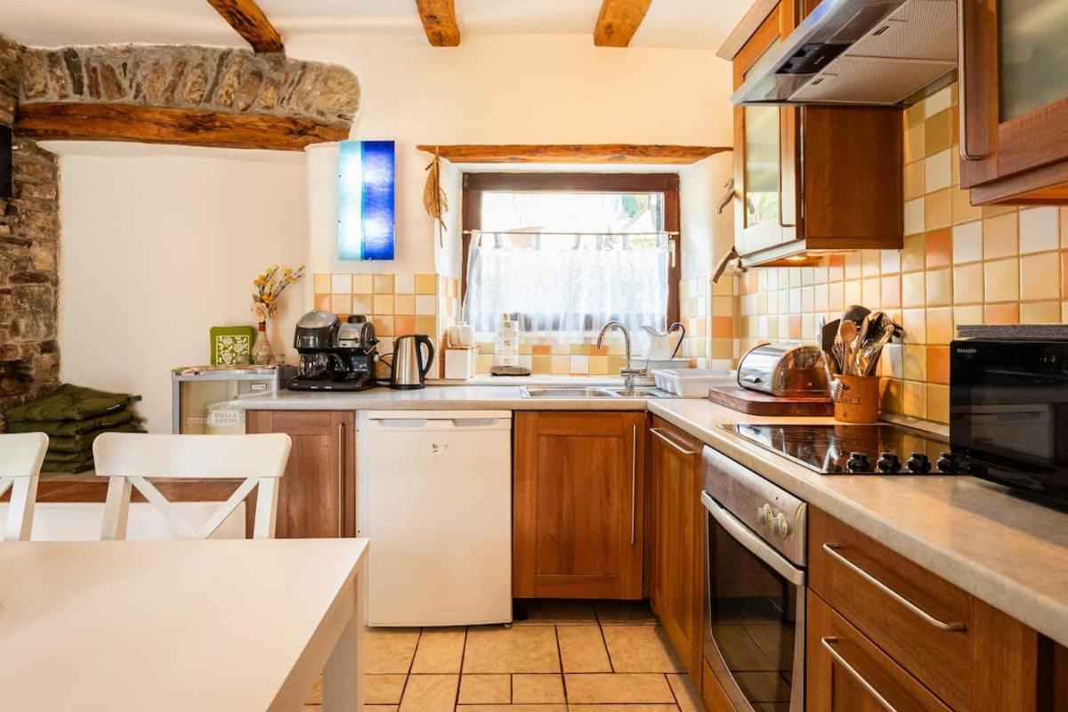 Holiday Home Katric Kamno Zewnętrze zdjęcie
